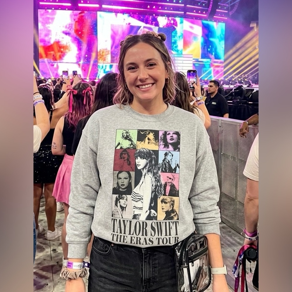 ✨OFFICIAL MERCH✨ Taylor Swift The Eras Tour Crew Neck Cotton Sweatshirt
